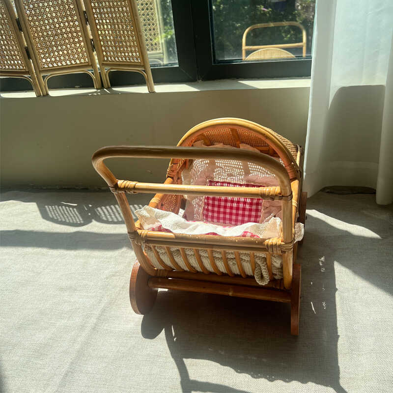Woven Rattan Baby Stroller Vin - Baby Nursery Vintage recension och pris